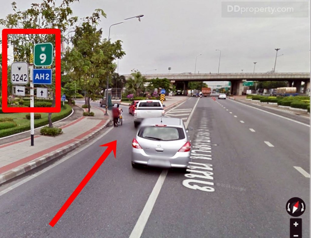 เลี้ยวซ้ายเข้าสู่ถนนเอกชัย (ทางหลวงหมายเลข 3242) 