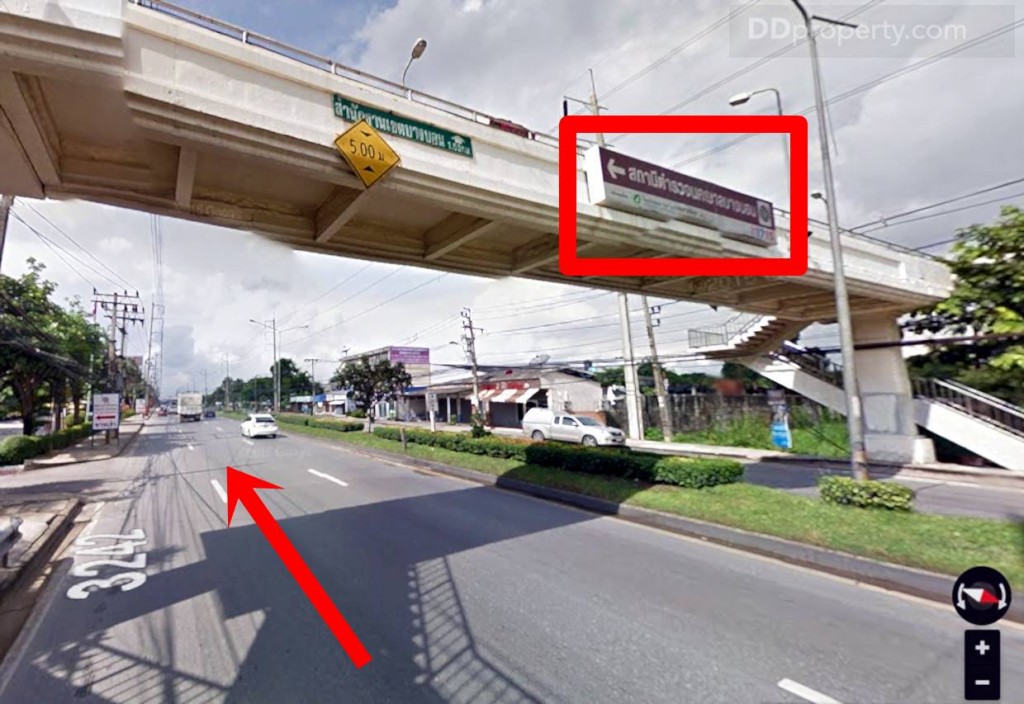 ตรงมาตามทางจะผ่านสถานีตำรวจบางบอน อยู่ทางซ้ายมือ ให้วิ่งตรงไปอีก ประมาณ 1 กม.