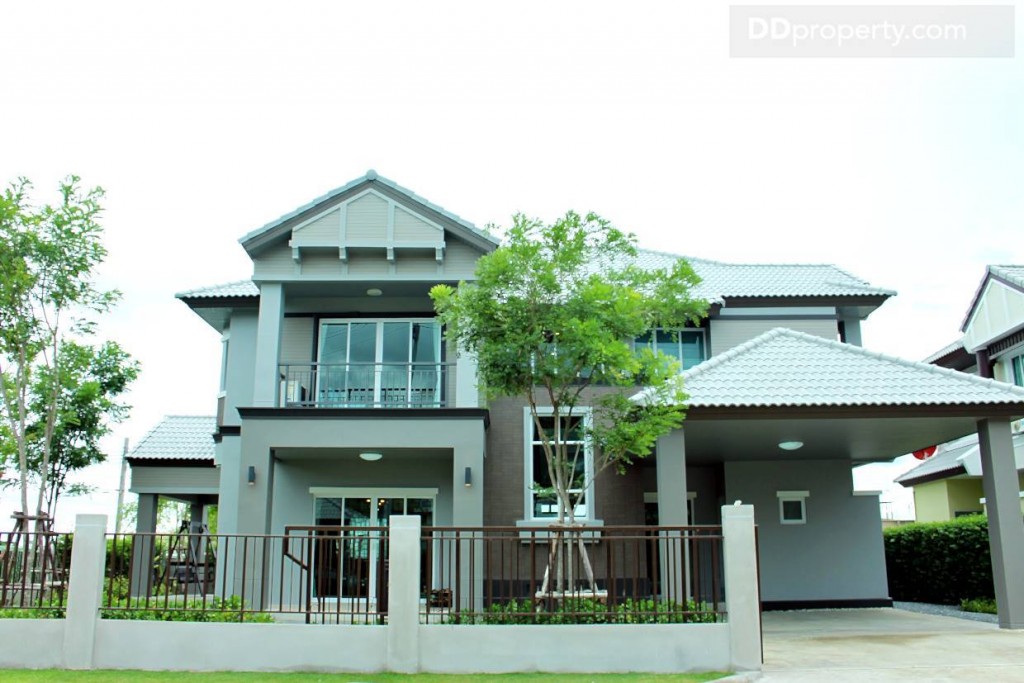 บ้านราชพฤกษ์ ขนาดที่ดินประมาณ 100 ตารางวา พื้นที่ใช้สอย 260 ตารางเมตรมี 4 ห้องนอน 4 ห้องน้ำ 2-4 จอดรถ ขนาด ราคาเริ่ม 8.8 ล้าน (บ้านเปล่า) หากเป็นบ้านที่ตกแต่งเสร็จพร้อมอยู่ก็จะมีบวกค่าเฟอร์นิเจอร์เข้ามา หลังนี้ราคาประมาณ 10 ล้าน