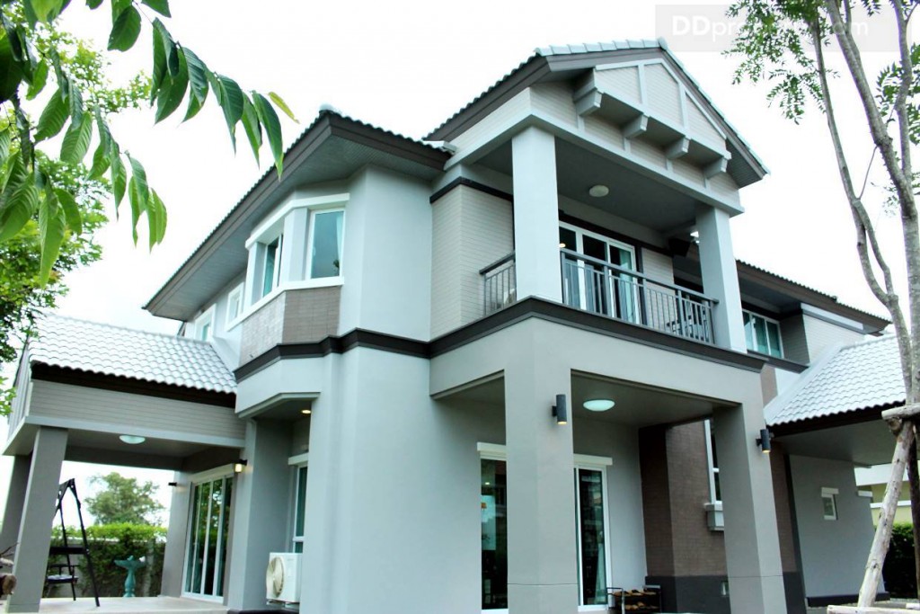 สีบ้านเน้นโทนสีขาว เทา ดำ ดูเรียบง่ายแต่ทันสมัยตามสไตล์โมเดิร์น