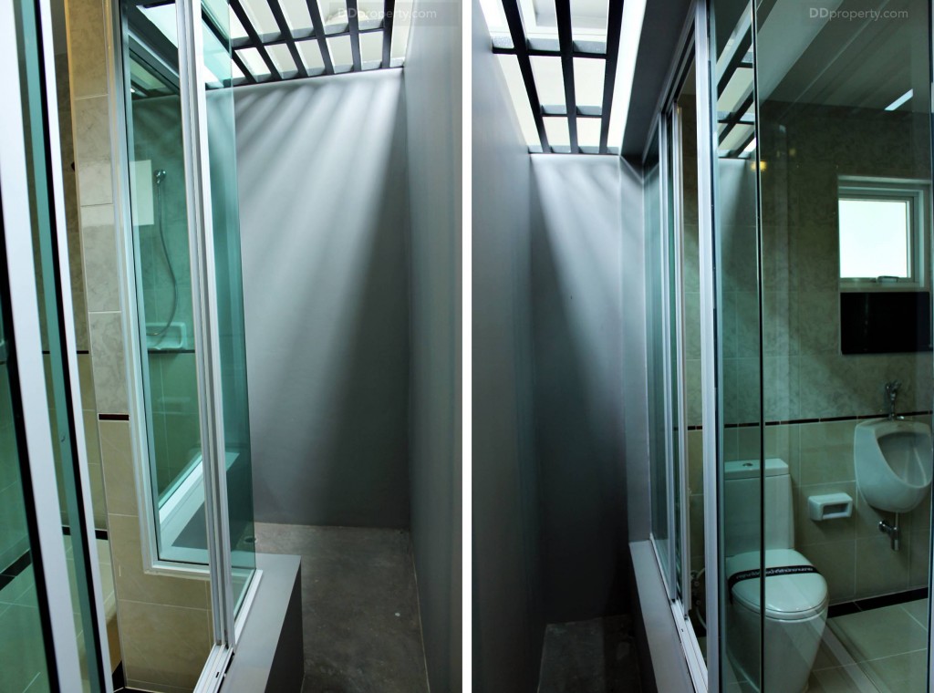 ทางโครงการออกแบบให้ห้องน้ำด้านล่างมีกลิ่นอายของห้องน้ำแบบ outdoor สามารถแต่งเป็นสวนสวยๆ และทำเป็นน้ำตกก็เพิ่มความเป็นธรรมชาติไปอีกแบบ