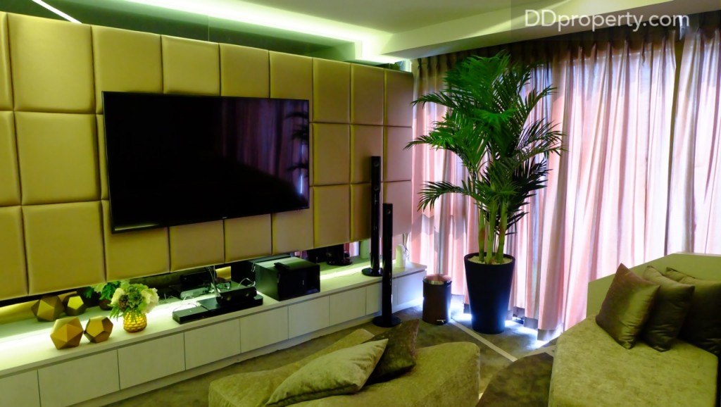 ชุดเครื่องเสียง Digital Doubly Sound 5.1 channel กระหึ่ม พร้อมทีวี LED ขนาด 50 นิ้ว เสมือนบรรยากาศในโรงภาพยนตร์จริงโดยที่ไม่ต้องขับรถออกไปข้างนอก