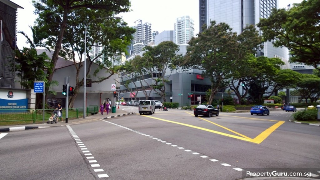 Killiney Road past the police station