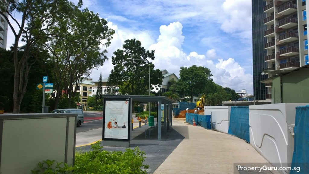 Lake Grande bus stop