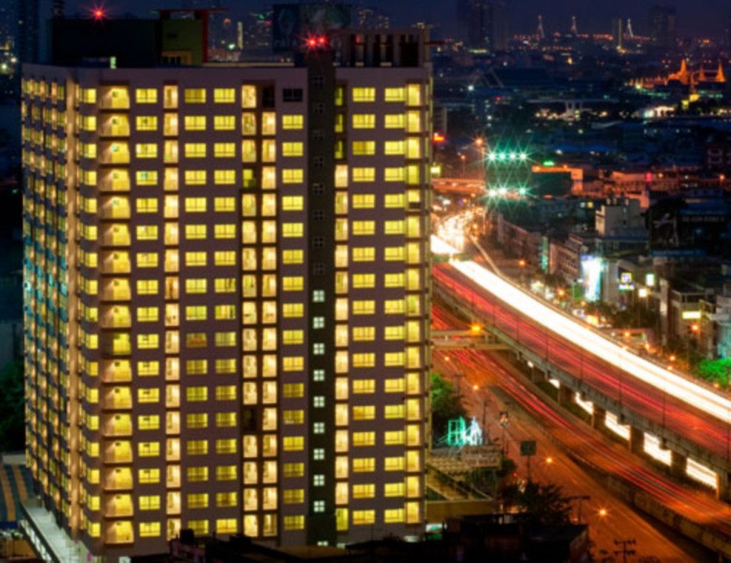 Plum PinklaoLumpini Suite