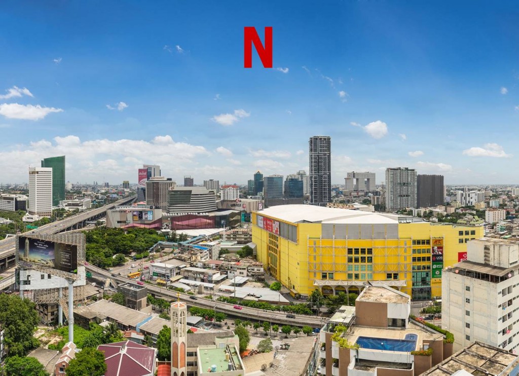 ทิศเหนือ: เซ็นทรัล พลาซ่า ลาดพร้าวและตึกช้าง