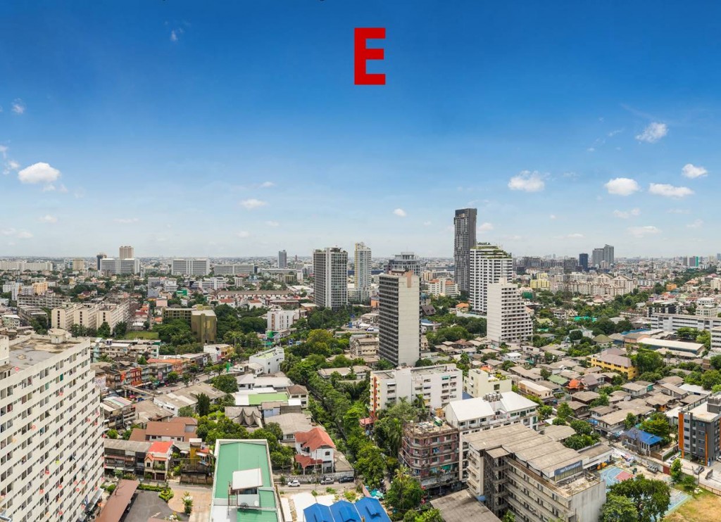 ทิศตะวันออก: บ้านเรือนทั่วไป