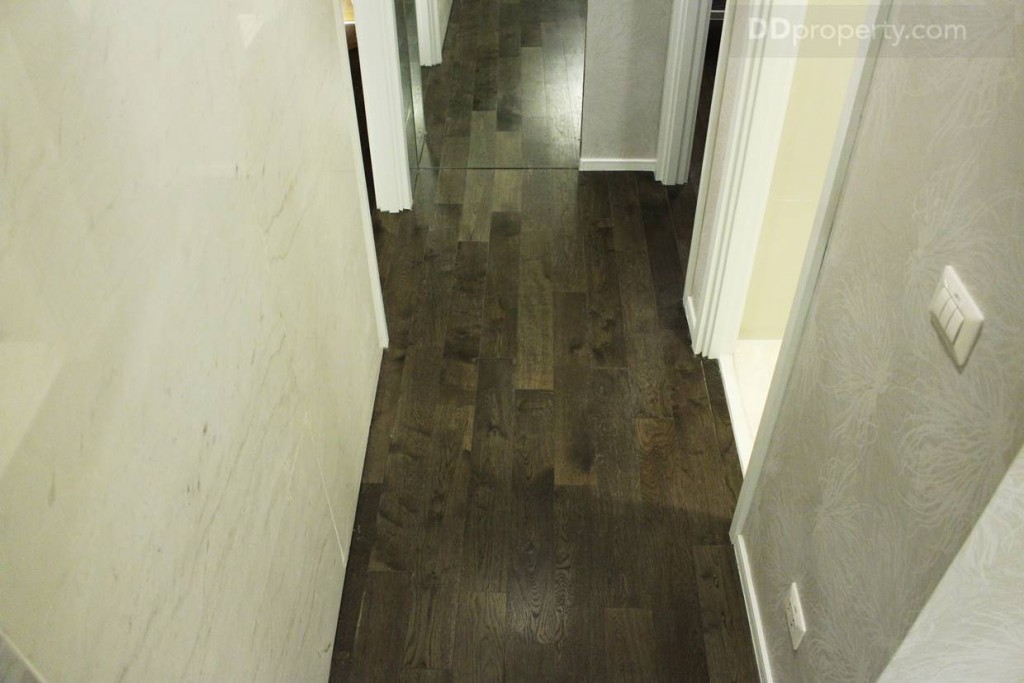 กลับเข้าห้องมาสู่พื้นที่ด้านใน ซึ่งจะประกอบไปด้วย ห้องน้ำ ห้องนอนเล็ก และห้องนอนใหญ่พร้อมห้องน้ำในตัว