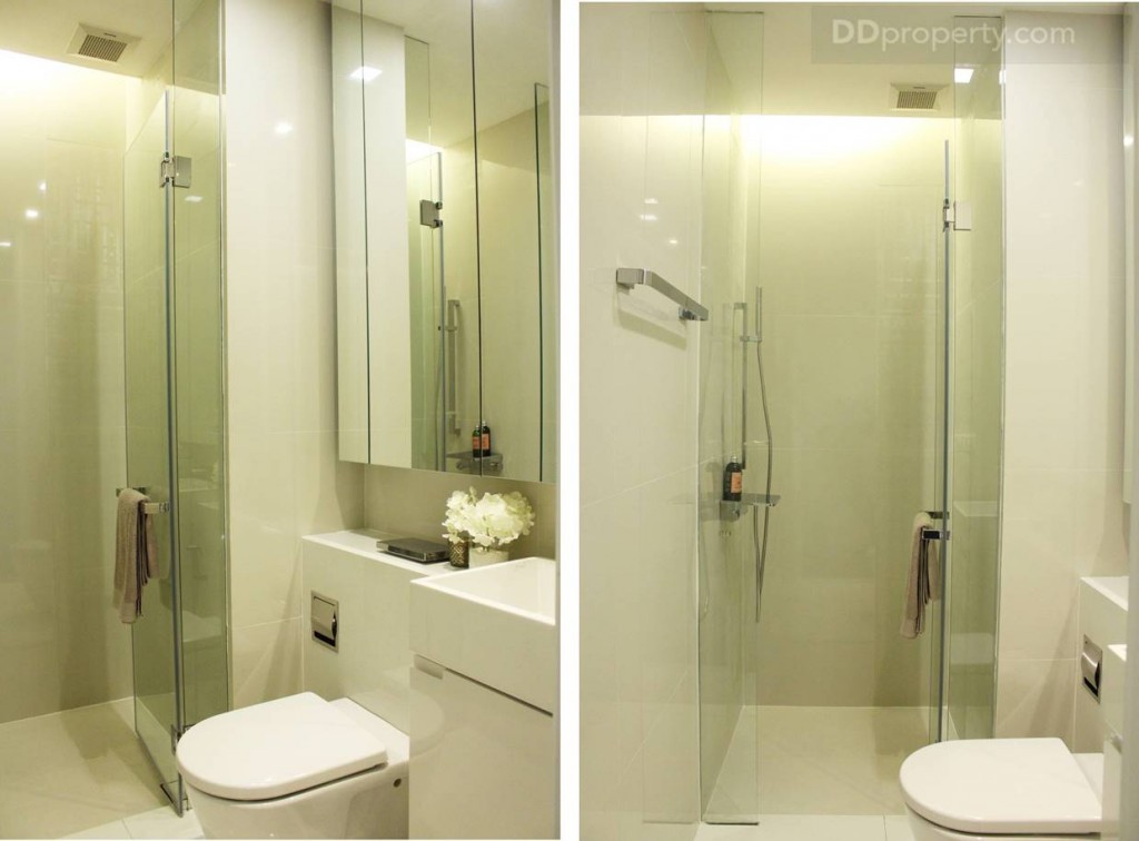 ห้องน้ำรวมจะอยู่ด้านขาวมือจากทางเดินด้านใน ซึ่งการตกแต่งเหมือนกันทุกยูนิต ต่างแค่ขนาดเล็กน้อย ผนังห้องน้ำ ก่ออิฐมอญฉาบปูนเรียบ ปู Homogeneous Tile