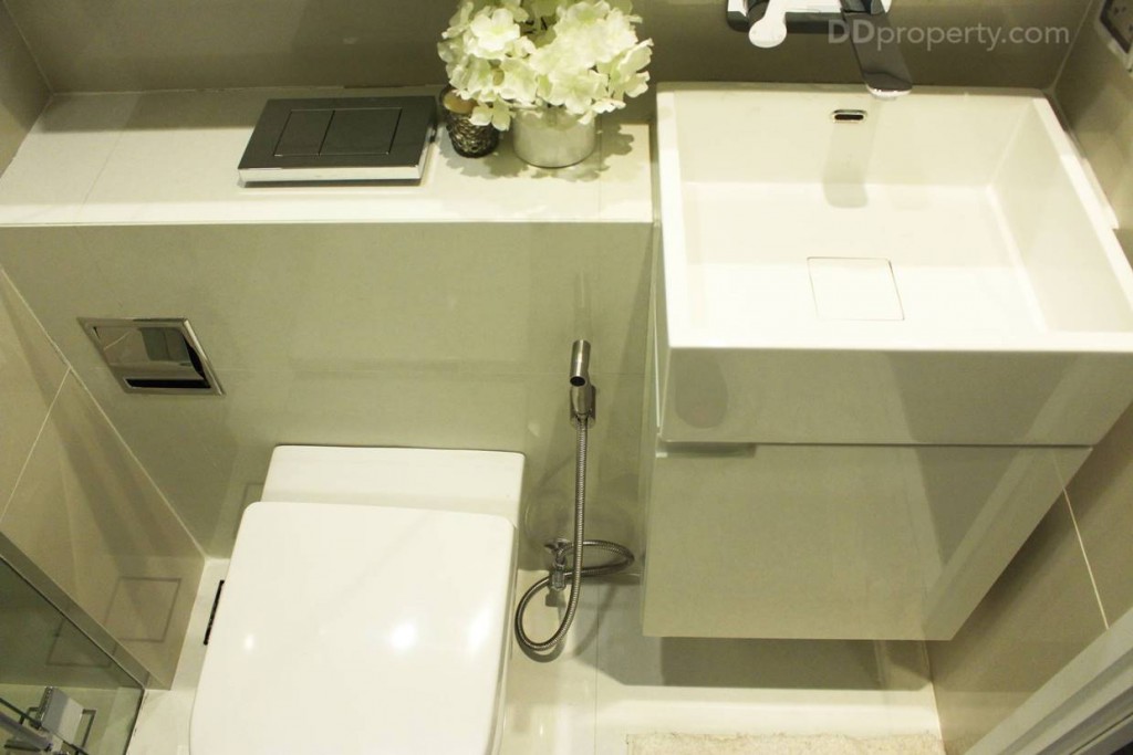 อุปกรณ์ห้องน้ำ ชักโครก American Standard อ่างล้างหน้า Kasch หรือเทียบเท่า ก๊อกอ่างล้างหน้า Kasch หรือเทียบเท่า แบบติดผนัง