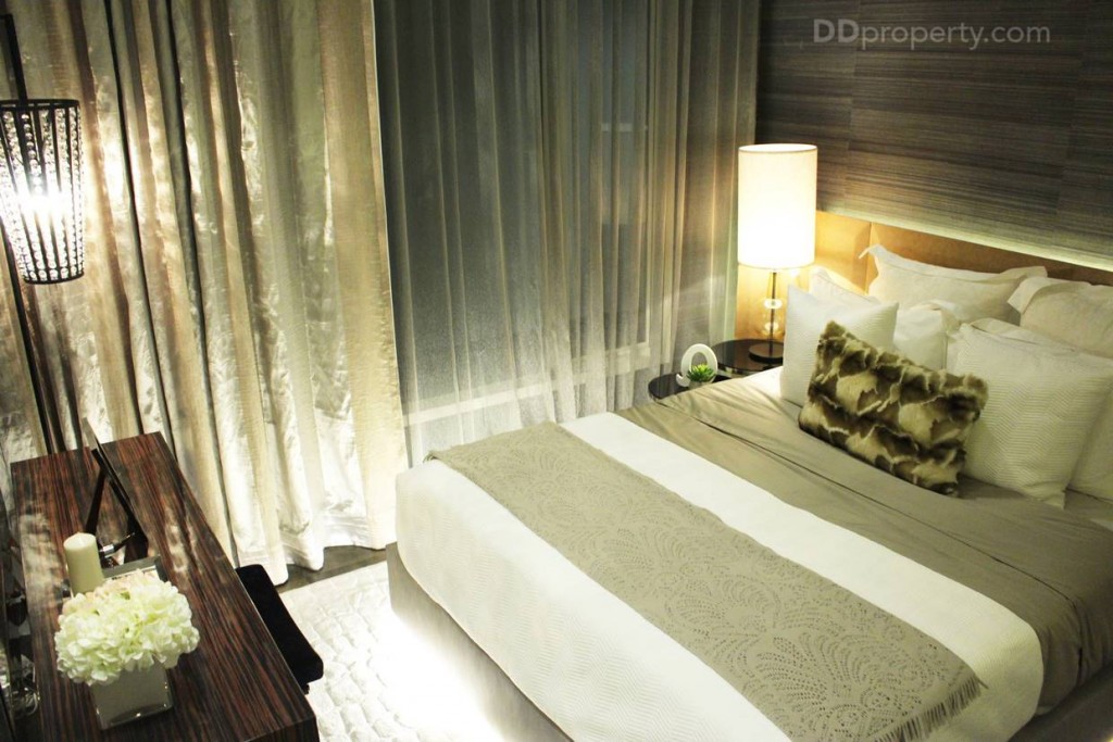 มาถึงส่วนของห้องนอนใหญ่ จะพิเศษเพราะจะมีห้องน้ำในตัว