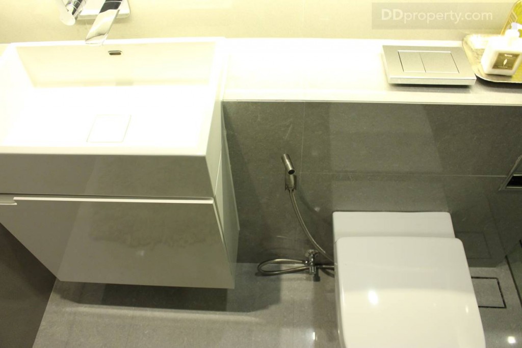 อุปกรณ์ห้องน้ำ ชักโครก American Standard อ่างล้างหน้า Kasch หรือเทียบเท่า