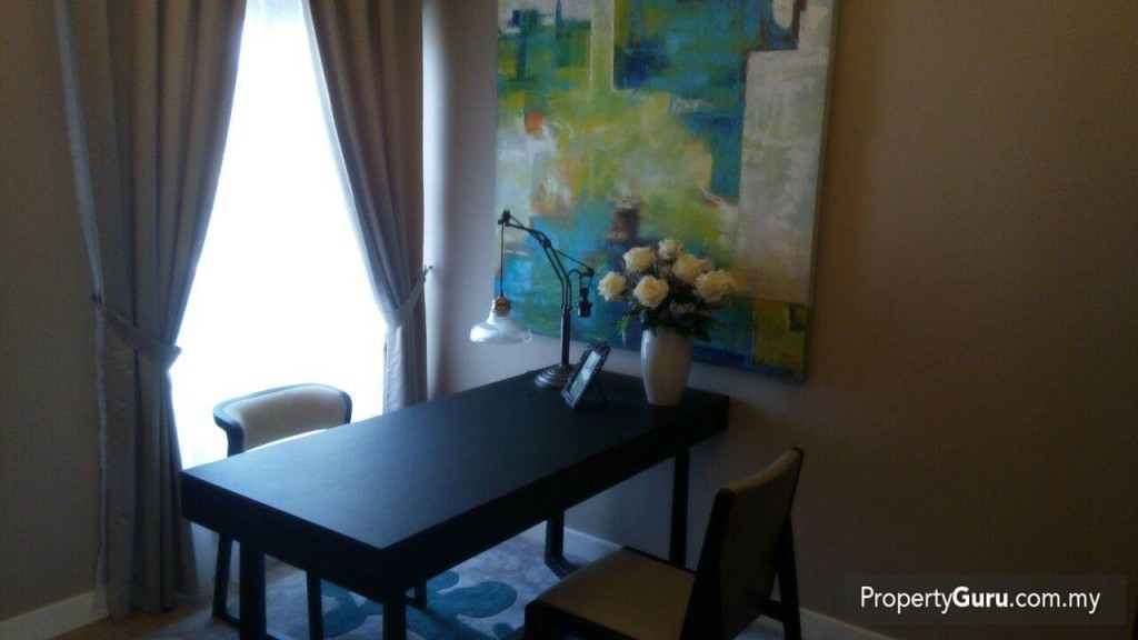The Terresse Show Unit Dining Area