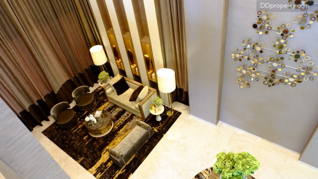 The Royal TierThe Royal TierDSCF9603