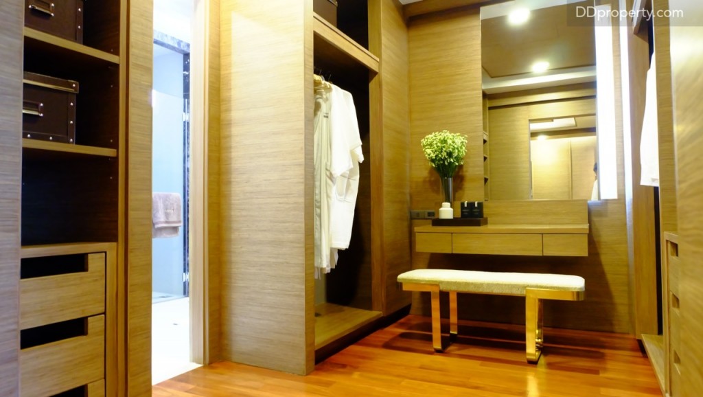 The Royal TierThe Royal TierDSCF9611