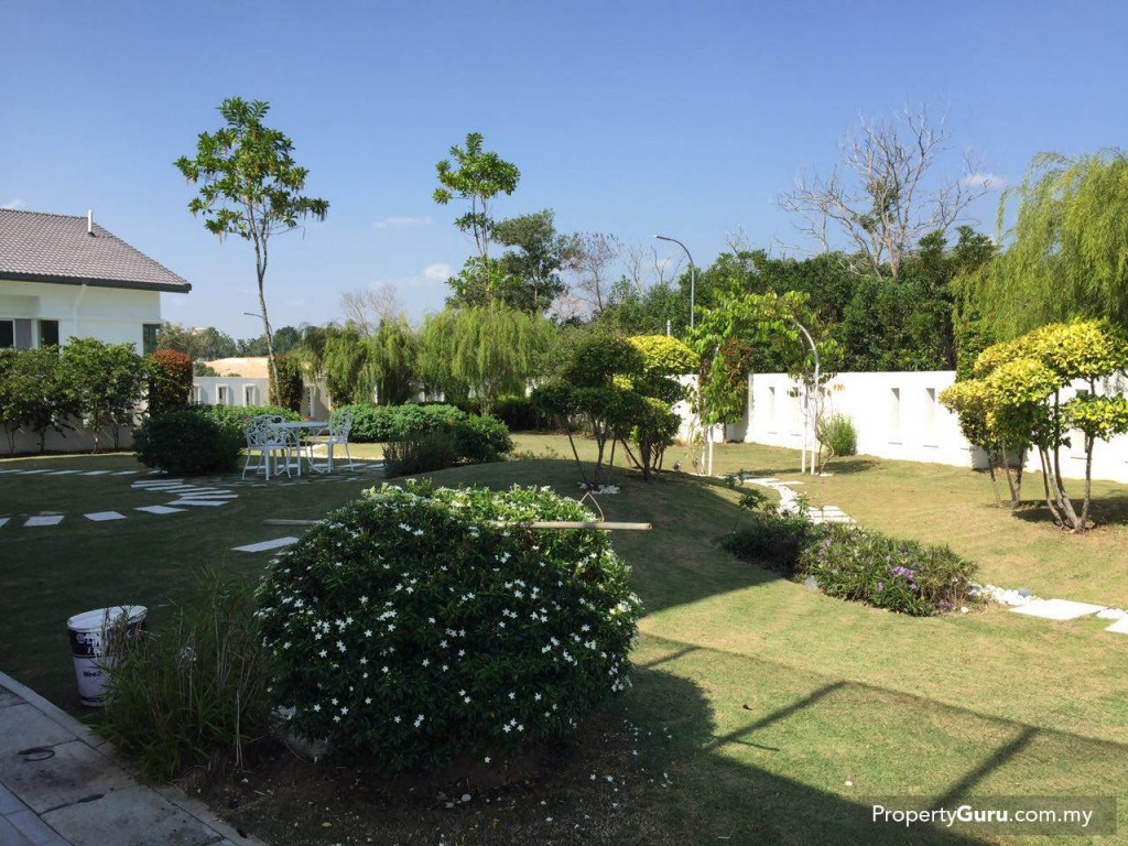 Bellina Villas Back Garden