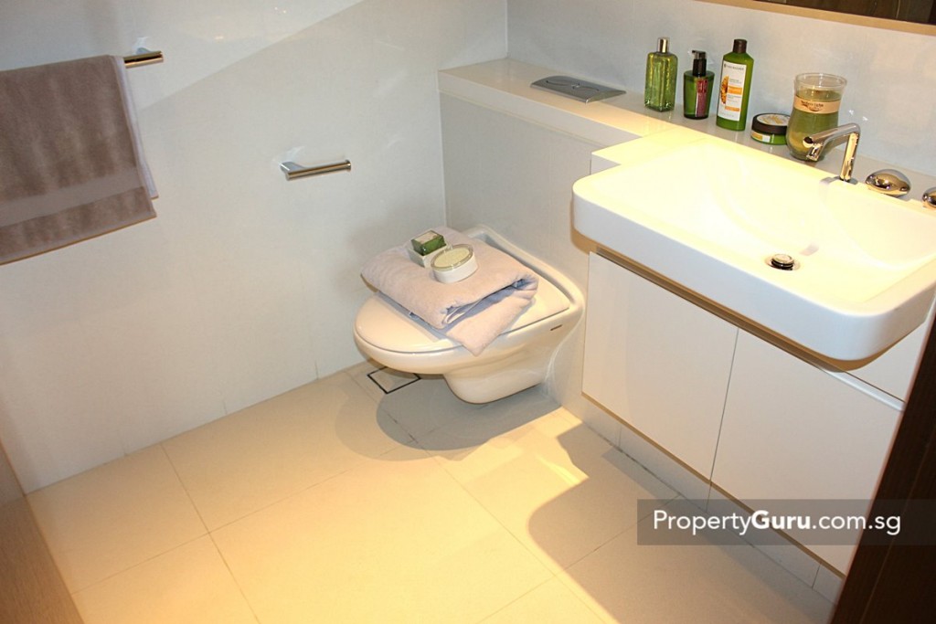 d'Leedon common bathroom 1 4 BR