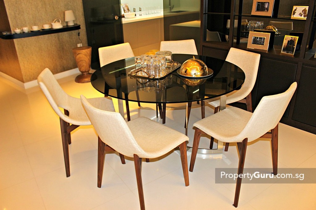 d'Leedon dining 4 BR
