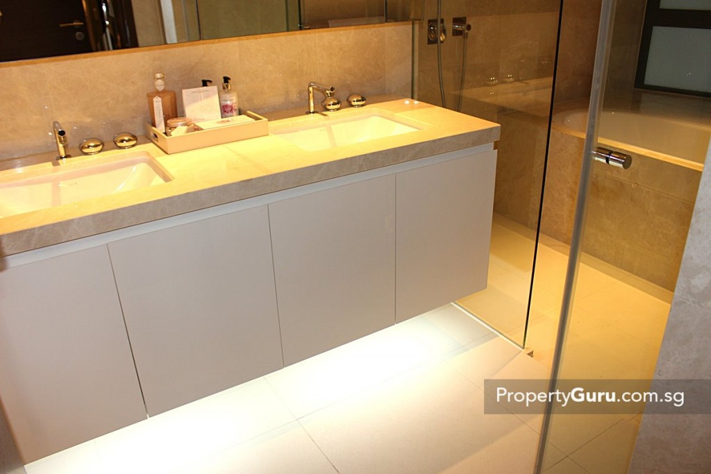 d'Leedon master bathroom 1 4 BR