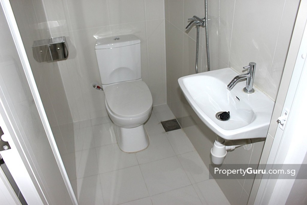 d'Leedon water closet 4 BR