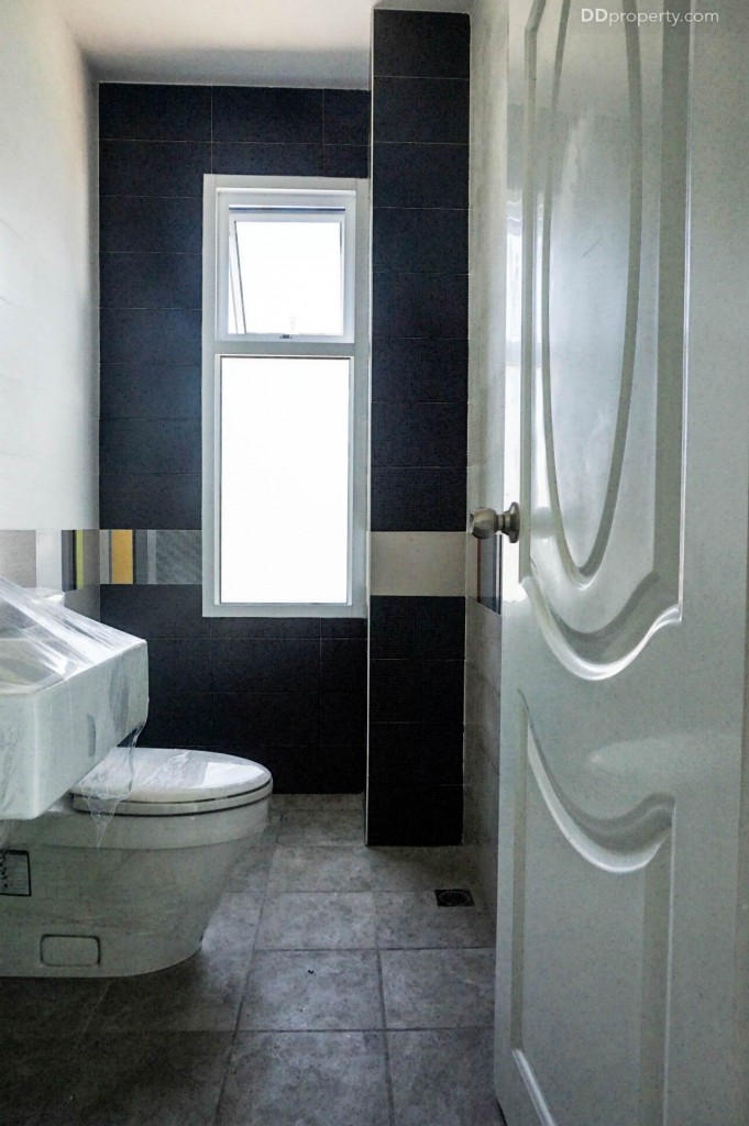 season valley srirachaTR the season valley sriracha Single Home TrDSC00222-023-002