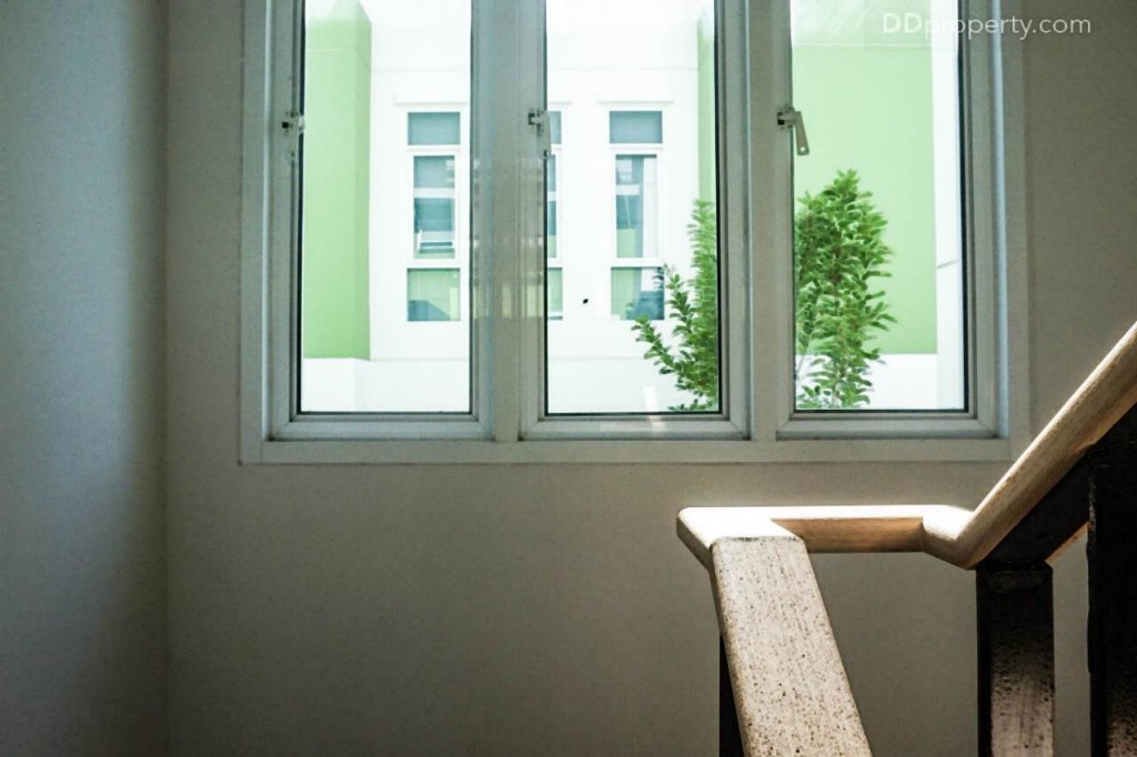 season valley srirachaTR the season valley sriracha Single Home TrDSC00223-024-003