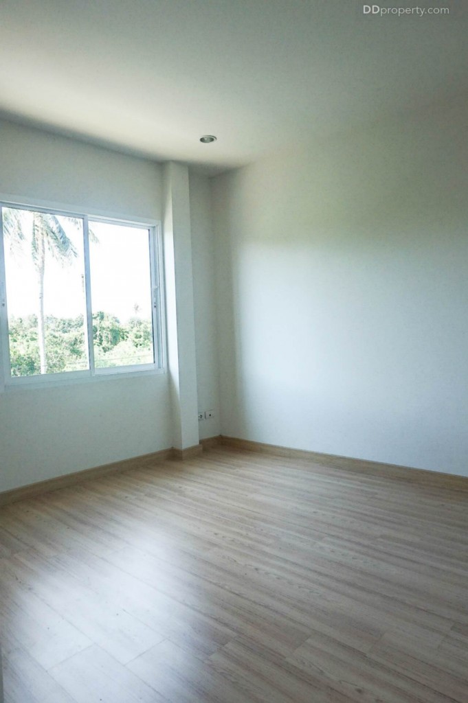 season valley srirachaTR the season valley sriracha Single Home TrDSC00251-042-020