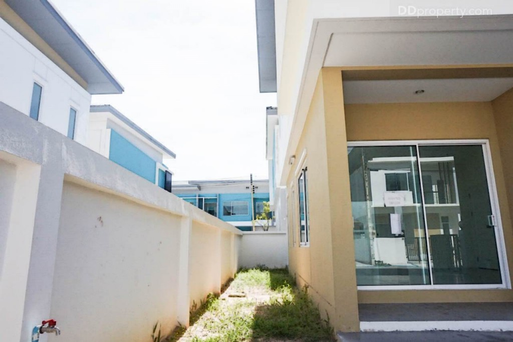 season valley thhhhthe season valley sriracha Town House TrDSC00149-003-002