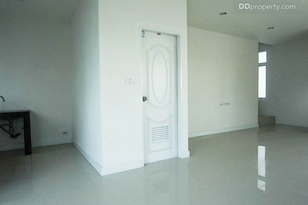 season valley thhhhthe season valley sriracha Town House TrDSC00157-008-006