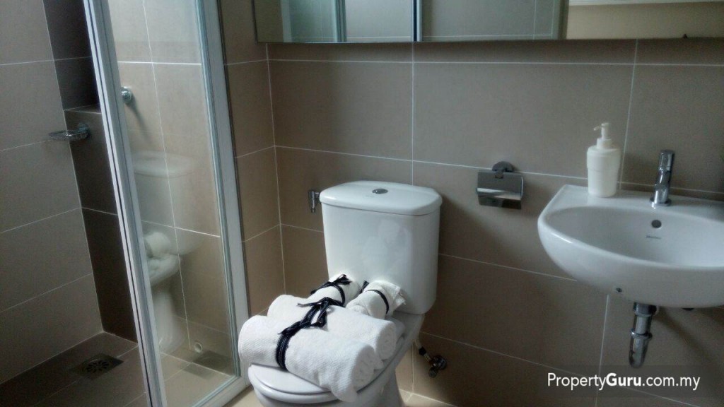 Serene Heights Show Unit Bathroom