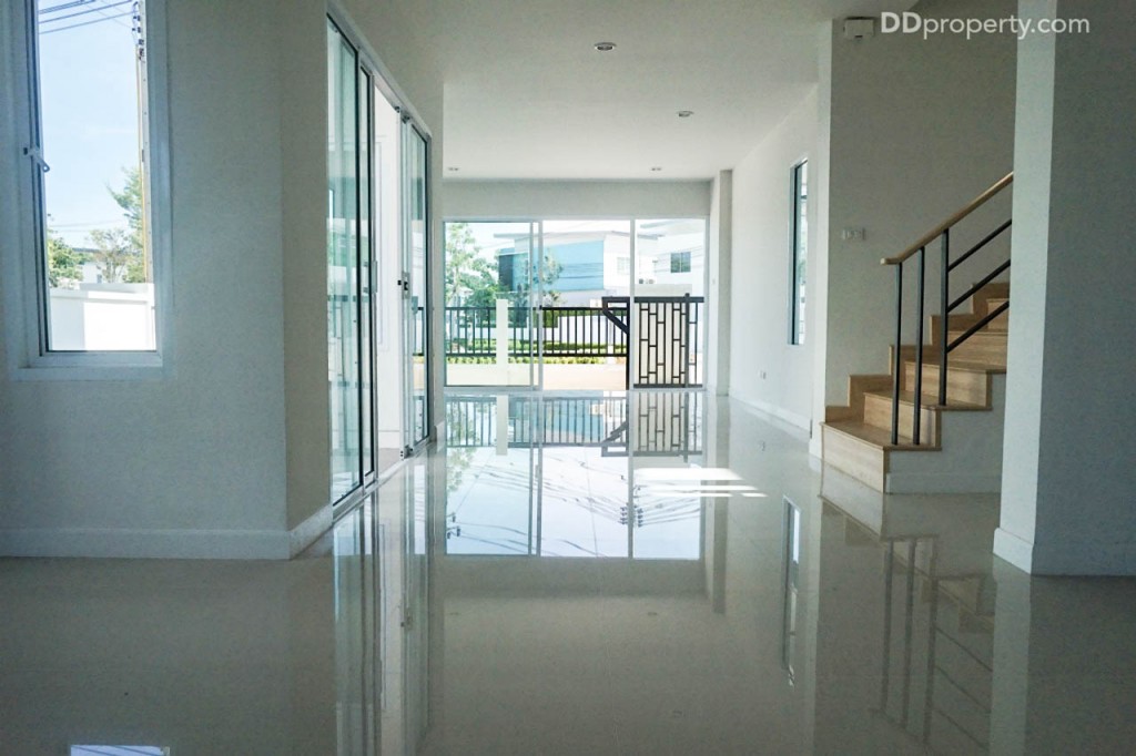 the season valley sriracha Single Home TrDSC00214-016