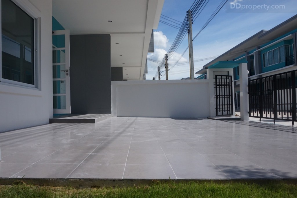 the season valley sriracha Town Home TrDSC00090-005