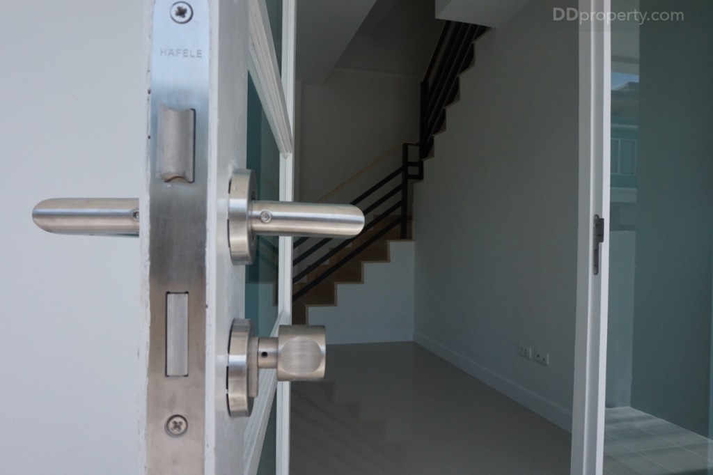 the season valley sriracha Town Home TrDSC00091-006