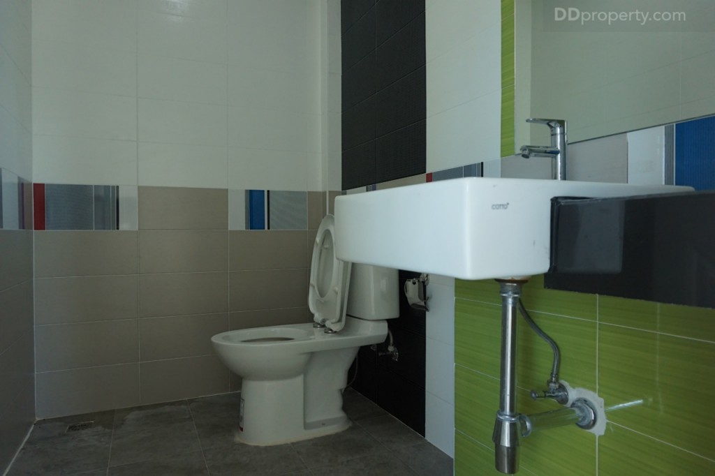 the season valley sriracha Town Home TrDSC00102-015