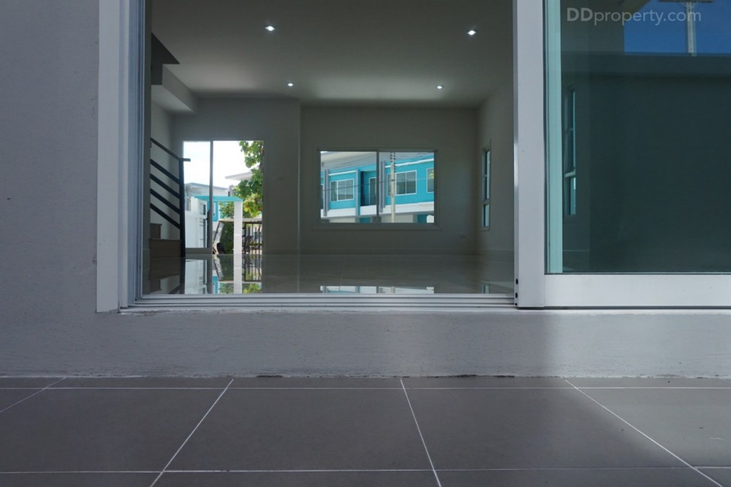 the season valley sriracha Town Home TrDSC00105-016