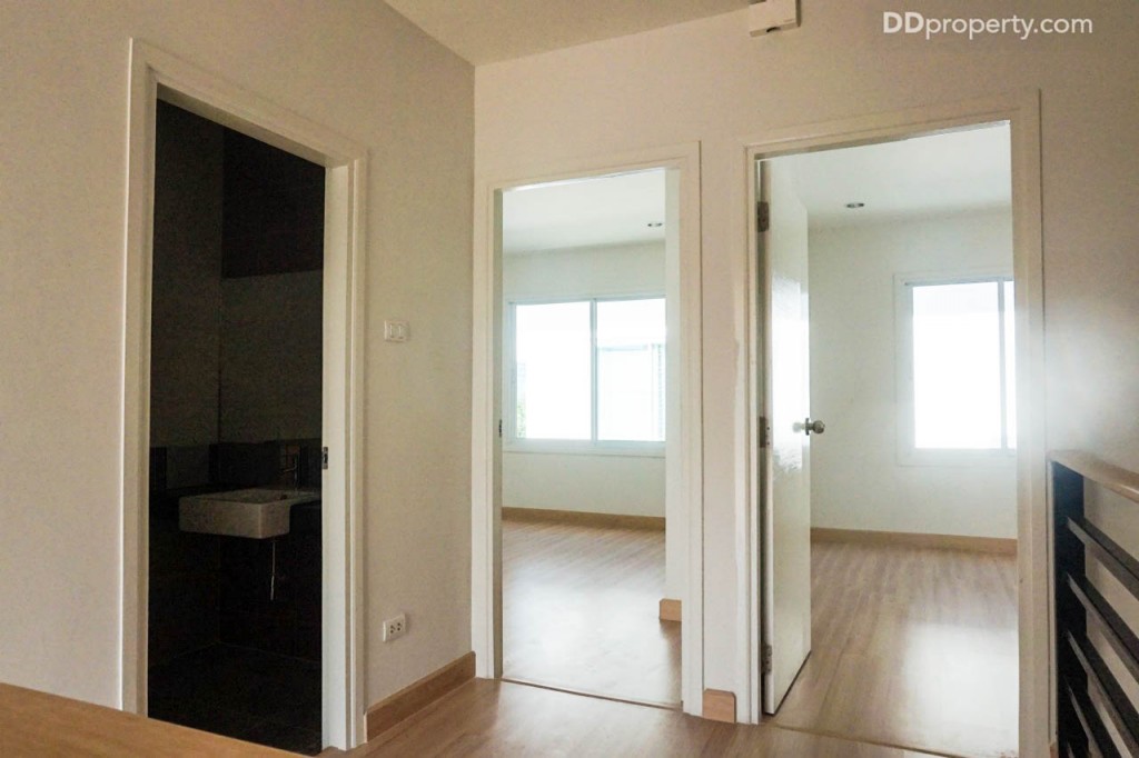 the season valley sriracha Town Home TrDSC00112-021