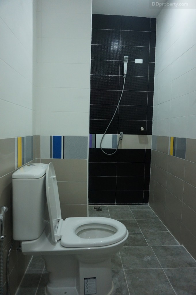 the season valley sriracha Town Home TrDSC00116-024