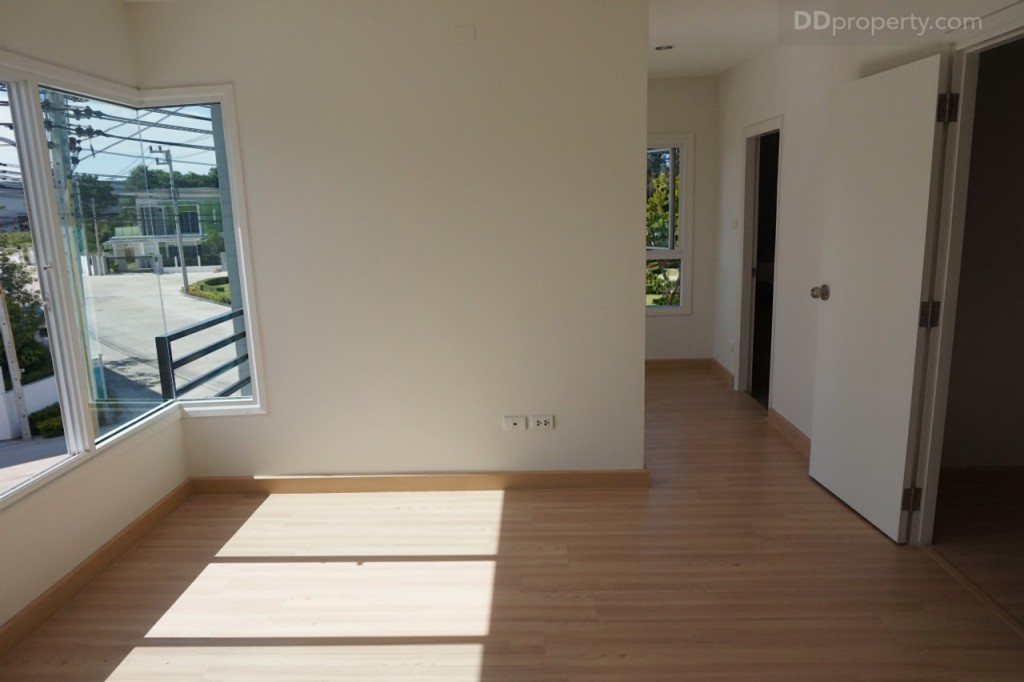 the season valley sriracha Town Home TrDSC00132-034