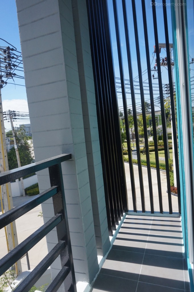 the season valley sriracha Town Home TrDSC00136-035