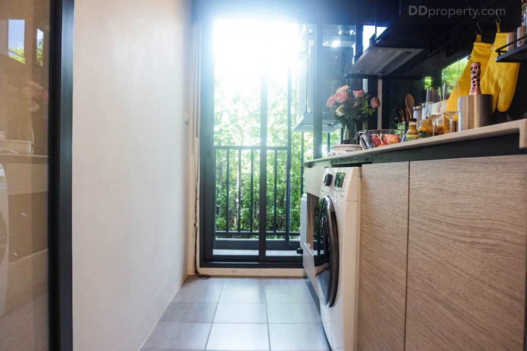 14 The Base Garden Rama9 Two bedDSC00890-025