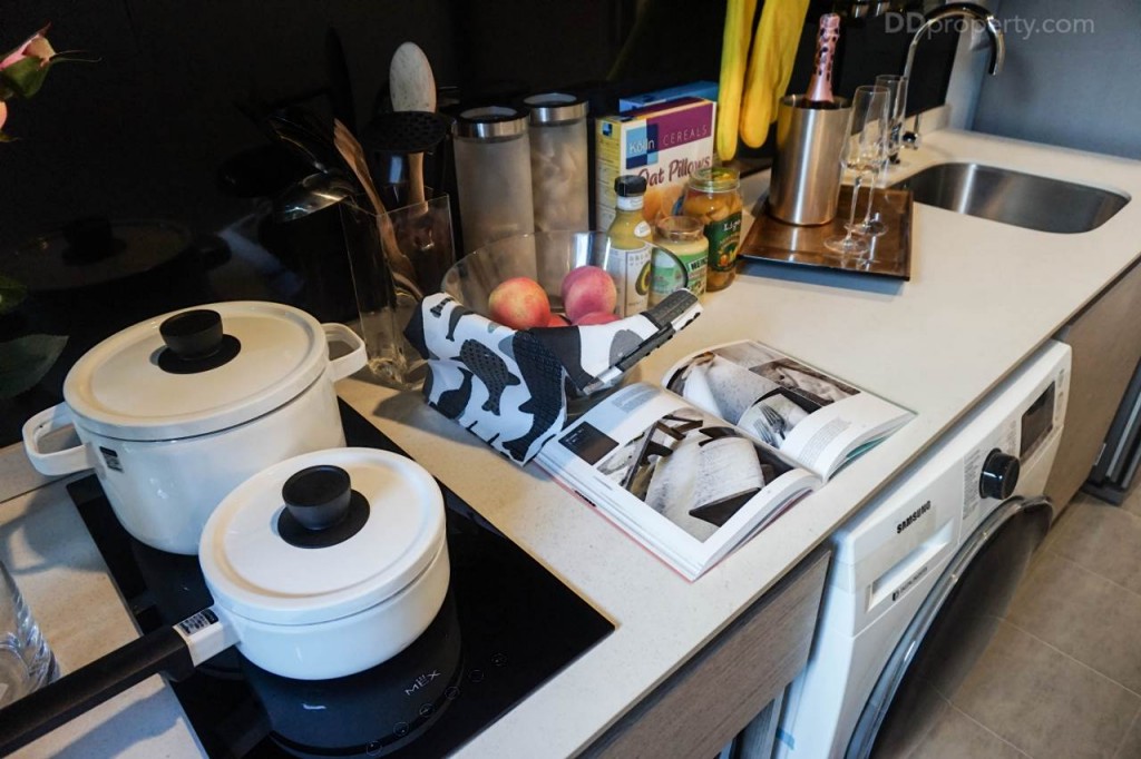 15 The Base Garden Rama9 Two bedDSC00893-028