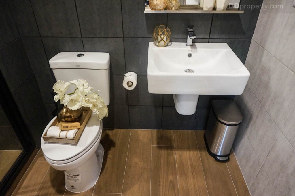 42 The Base Garden Rama9 Two bedDSC00913-048