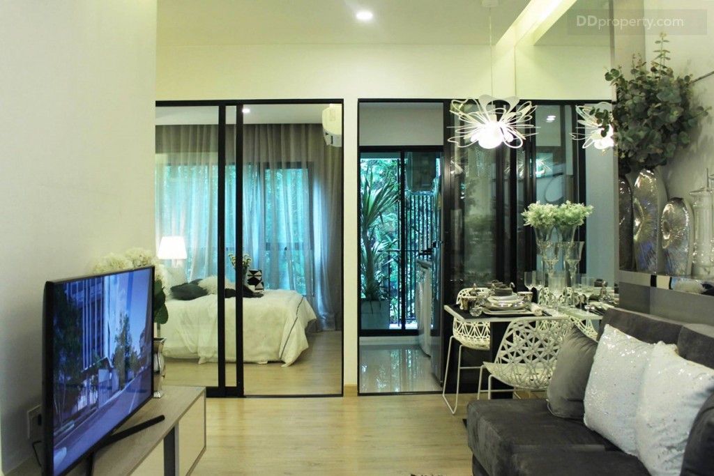 พื้นที่การใช้งานภายในห้องจะแบ่งเป็น 5 ส่วนหลัก ได้แก่ ห้องนั้งเล่น ห้องครัว ห้องนอน ห้องน้ำและระเบียง 