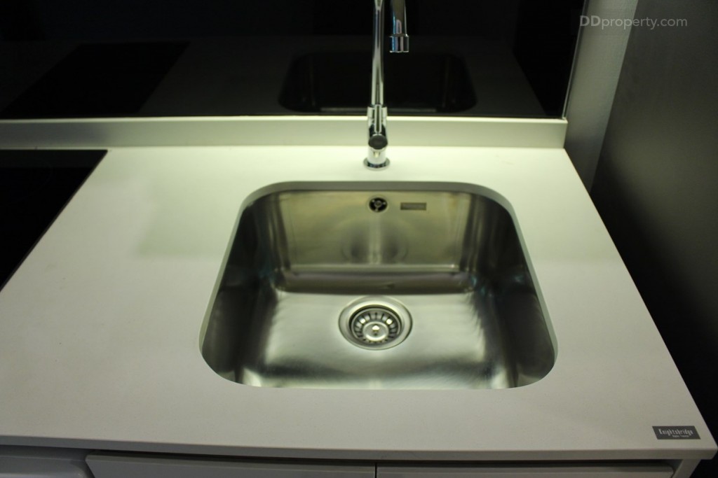 อ่างล้างจานสี่เหลี่ยมขนาดกลาง 1 ช่อง 