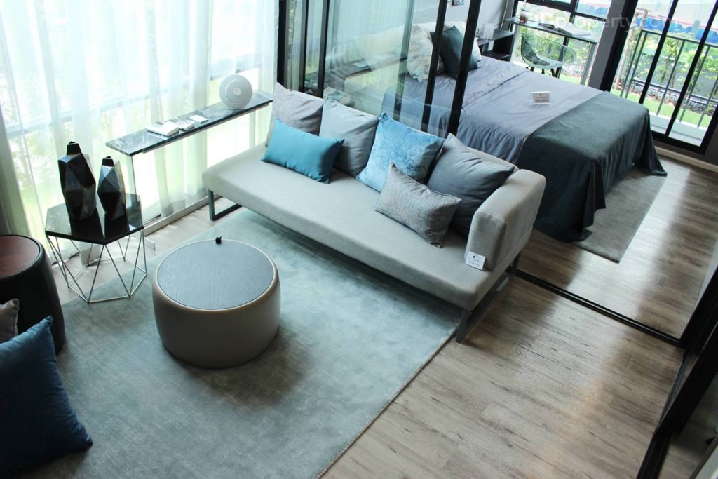 ภาพมุมสูงทำให้เห็นความกว้างของที่ประมาณ 3 x 6. 5 เมตร