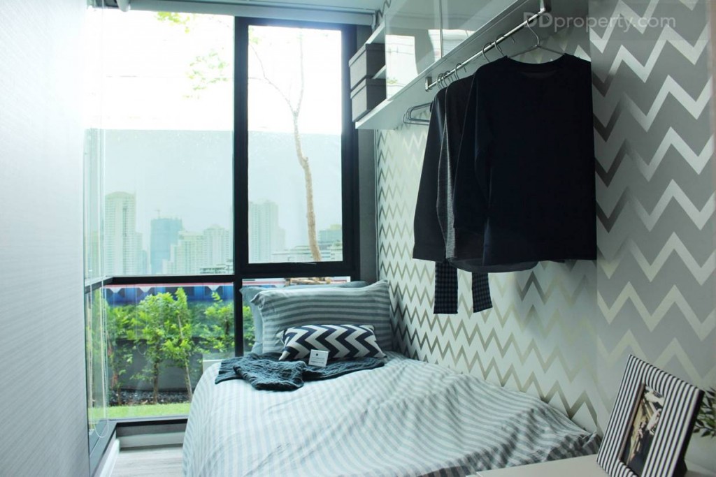 มุมมองภายในห้องอเนกประสงค์ ที่ทางโครงการออกแบบให้เป็นห้องนอนเล็กๆ ซึ่งห้องจริงจะเป็นห้องเปล่า  สามารถปรับเปลี่ยนเป็นห้องเอนกประสงค์อื่นๆได้