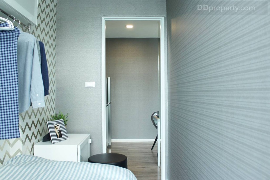 ห้องนี้กว้างประมาณ 1.65 เมตร ซึ่งสามารถปรับเปลี่ยนได้ตามความเหมาะสมของผู้อยู่อาศัย