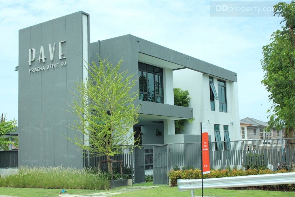 ด้านขวาทางเข้าโครงการจะเป็นที่ตั้งของคลับเฮ้าส์คลับเฮ้าส์