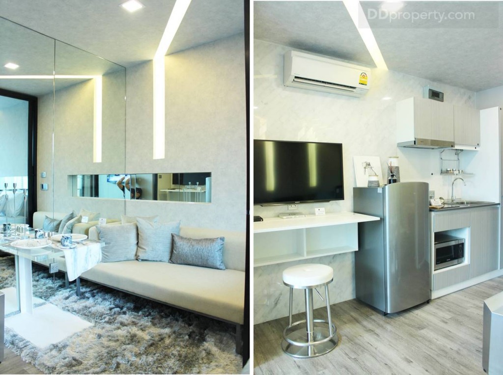 โครงการเน้นการจัดวงแบบติดผนังเพื่อเปิดพื้นที่ให้กับห้องและสะดวกในการใช้งาน ส่วนผนังห้องจริงจะเป็นสีขาวฉาบเรียบ