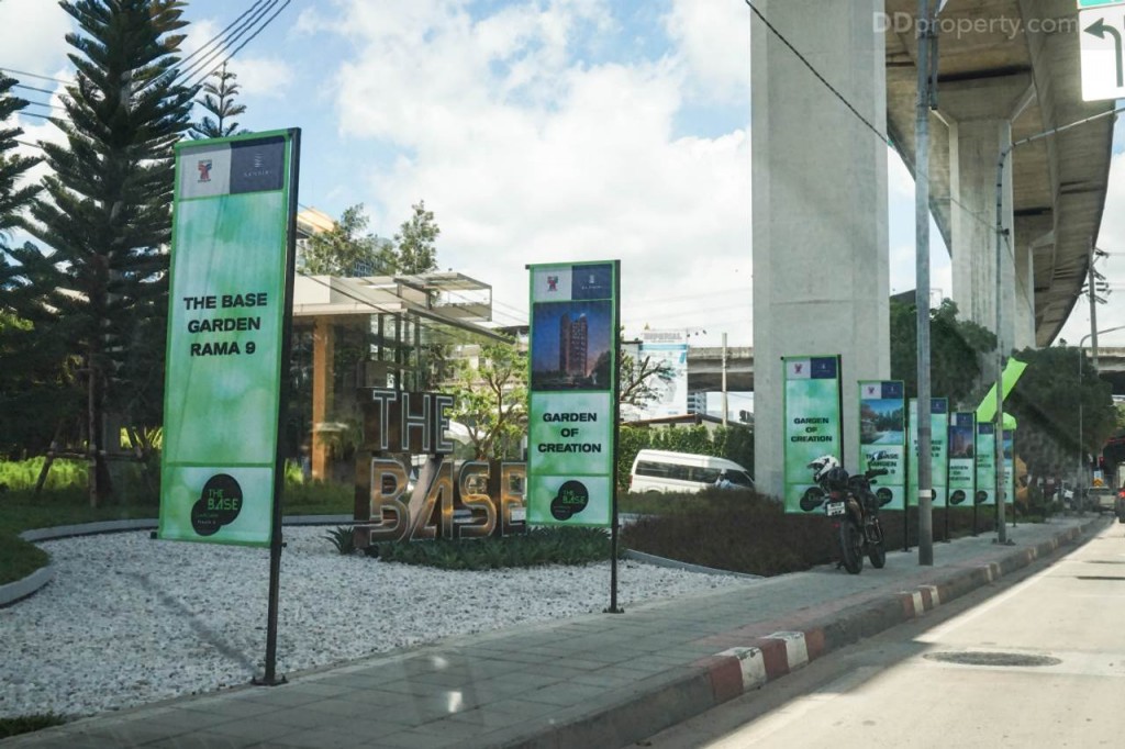 The Base Garden Rama9 LocationDSC00791-015